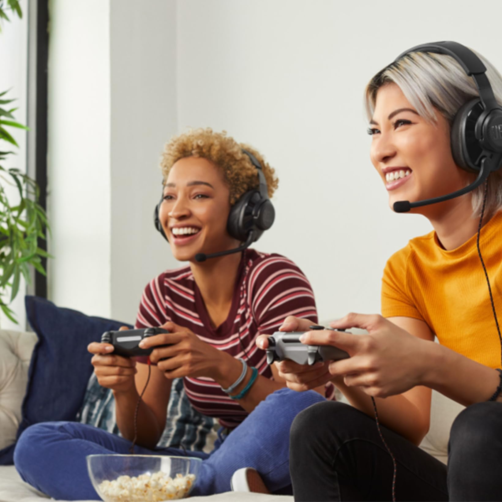 jbl-quantum-200-auriculares-gaming-over-ear-con-quantumsound-y-micr-fono-negro image 8