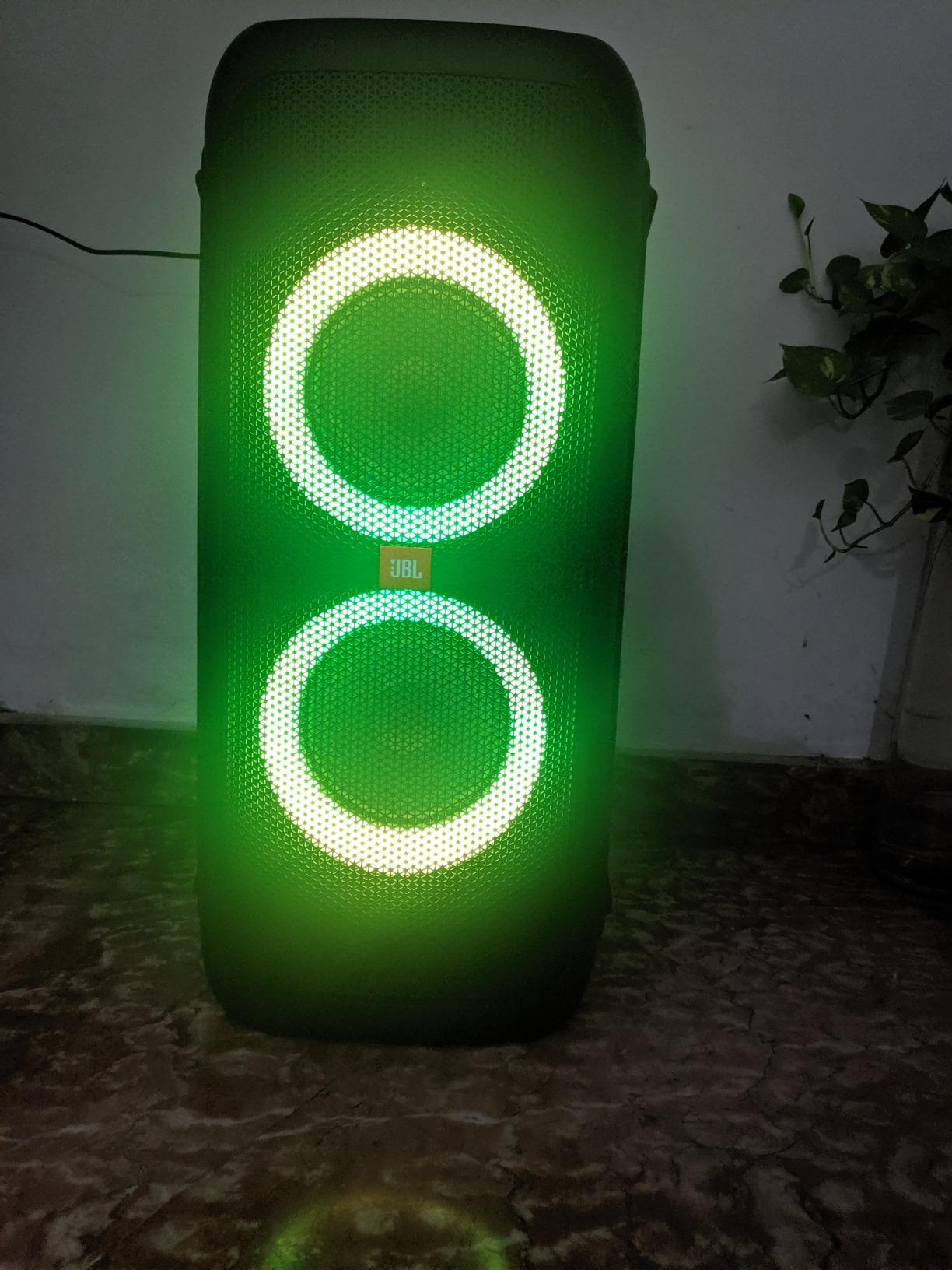 Muy buen altavoz, pero pesa