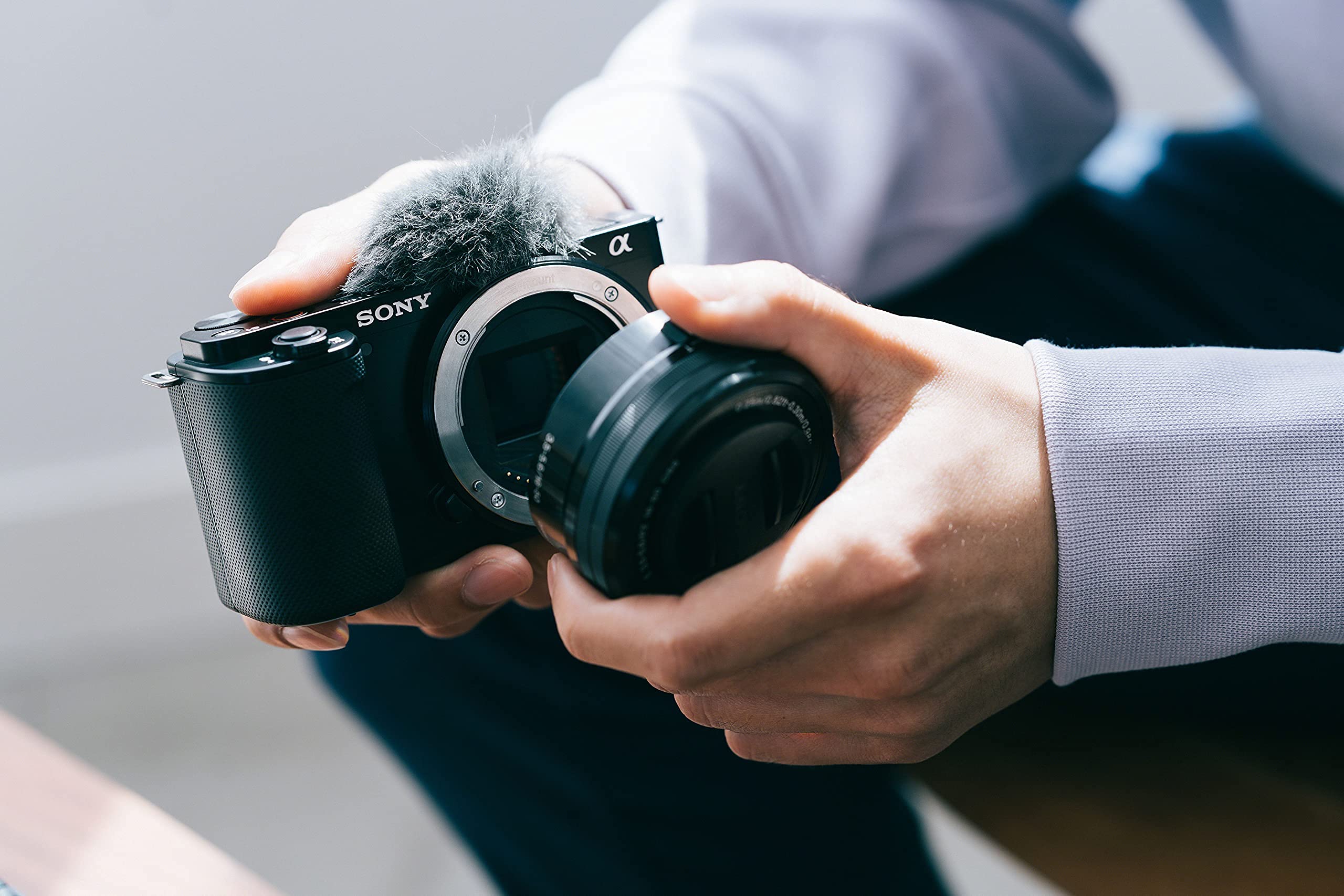 sony-zv-e10l-c-mara-de-vlogging-mirrorless-aps-c-con-lente-16-50mm-pantalla-gira image 2