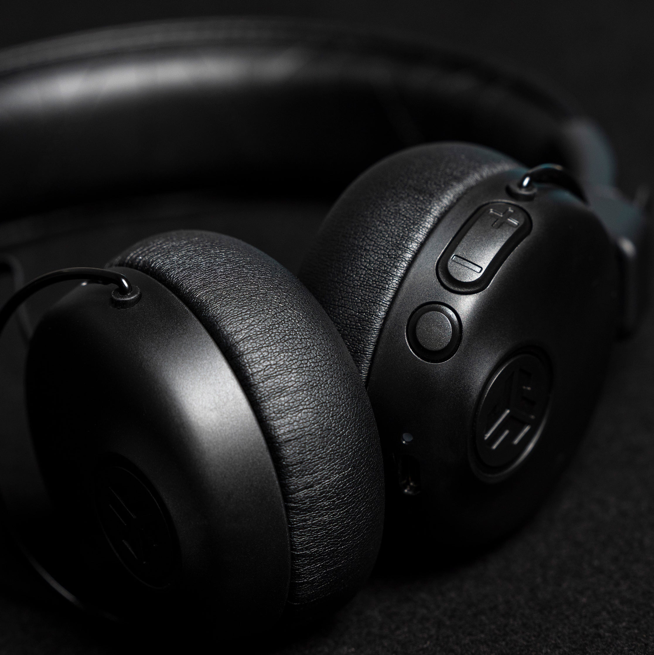jlab-studio-anc-on-ear-wireless-headphones-black image 6